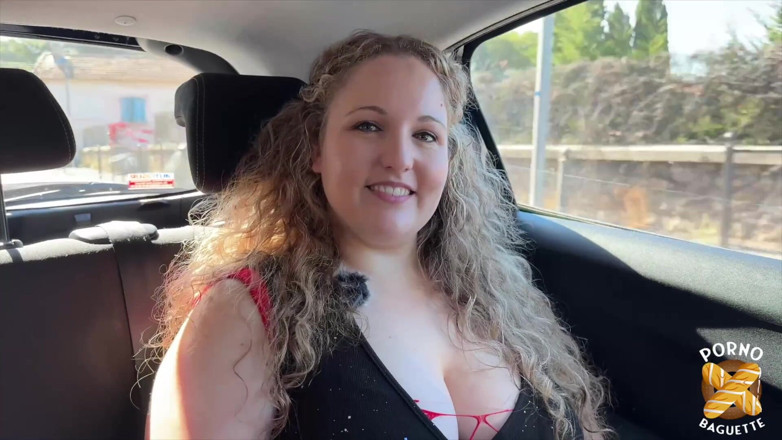 Porno Baguette: Alicieuse, mooi meisje, wordt geneukt door twee pikken