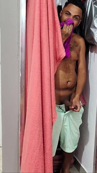 Sogro Obcecado Por Sexo Dentro Guarda Roupa Olhando Seu Filho Com Namorada Fazendo Sexo