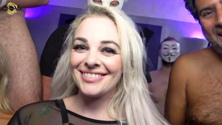 Creampie Clinic: Bareback Breeding Blonde Cumsluts