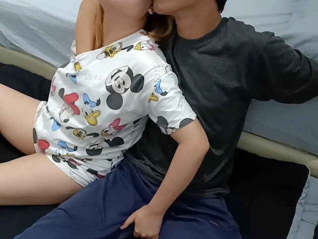 Dating a Sexy Stepsister (Skandal story)