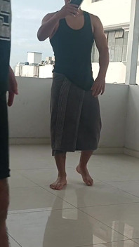 Trên sân thượng