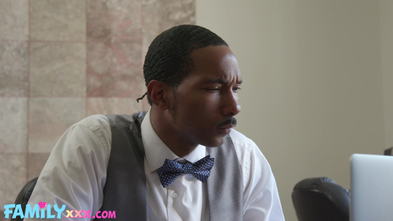 FamilyXXX: Emma Doesn't Like Sharing Stepdaddy