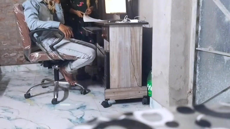 Fantacycutting: Sexy personál měl skvělé sexuální video s účetním v kanceláři.