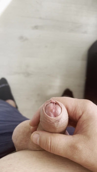 Jonge Man Masturbeert En Close-ups in HD-kwaliteit