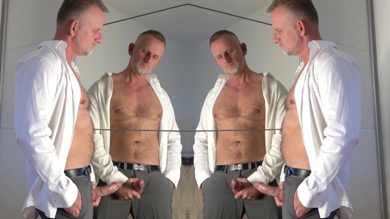 Alex Bullmann: Mirrored I