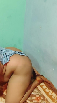 Gadis muslim india lagi asik nyepong sampai tenggorokan