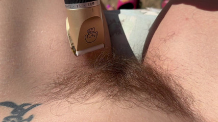 Cuteblonde666: Trimming My Bush and Leg Hair Closeup