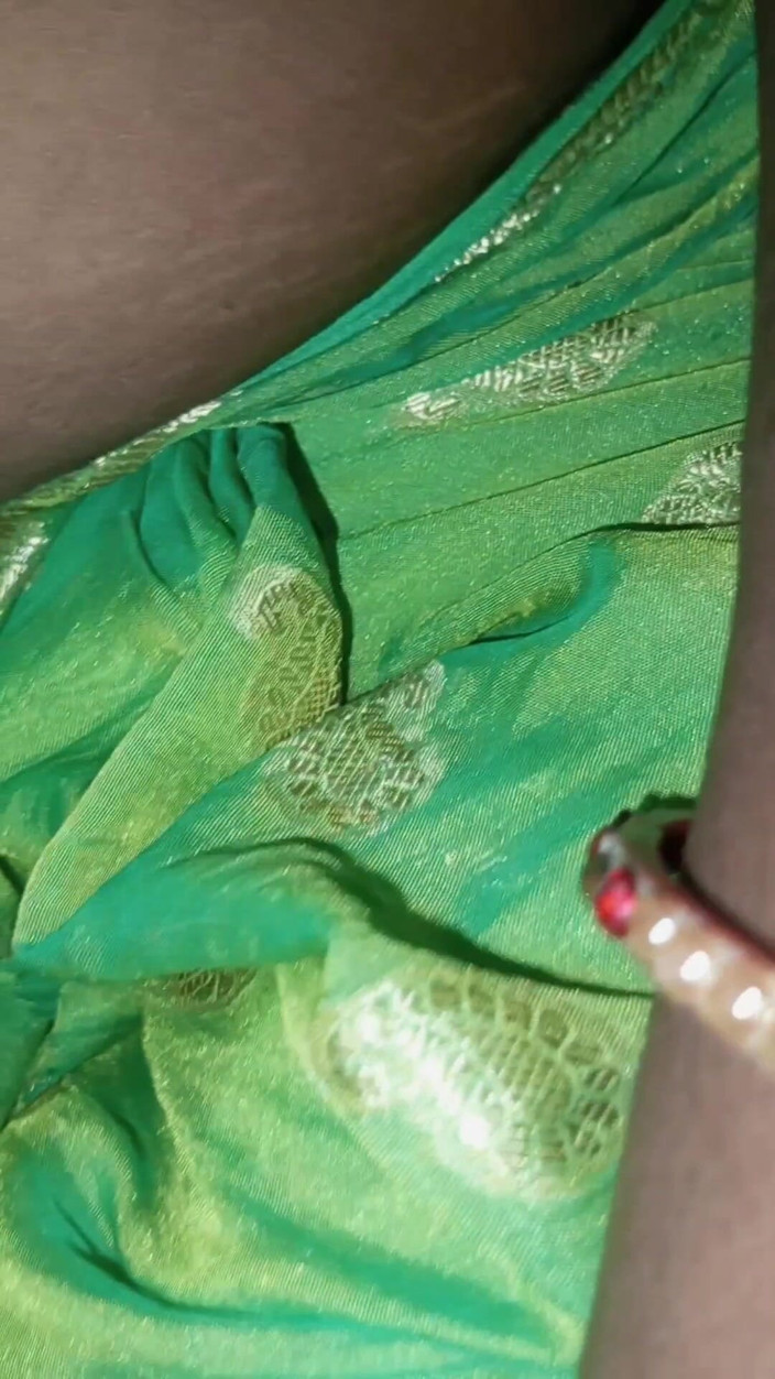 YangZi 69: A mi marido le encanta follarme en sari verde