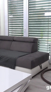 Aupair-mädchen hat sex von großeltern in ihrem neuen haus