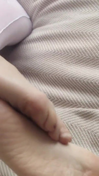 Che dita sexy e piedi! Un sensuale footjob