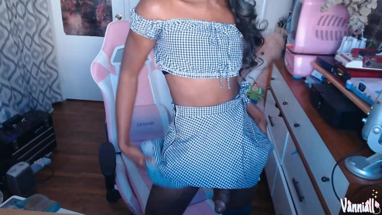 Vanniall: Black Trans Girl Next Door Vanniall Strokes Her Huge Girldick...