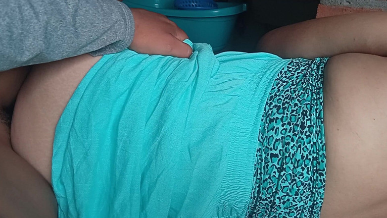 Eatrella j: Vytáhni mi šaty a dej do mě mého ptáka