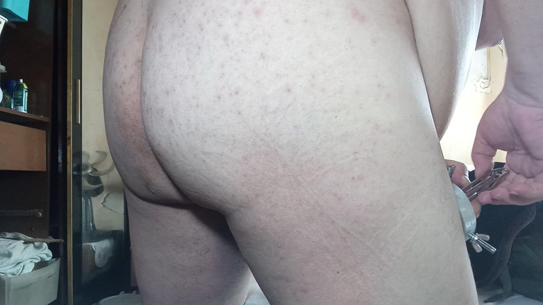 Lovvetoyy: Bomba minha bunda