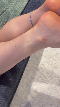 Footjob pijat kaki menjuntai mani muncrat banyak banget