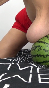 Jeux Avec La Pastèque