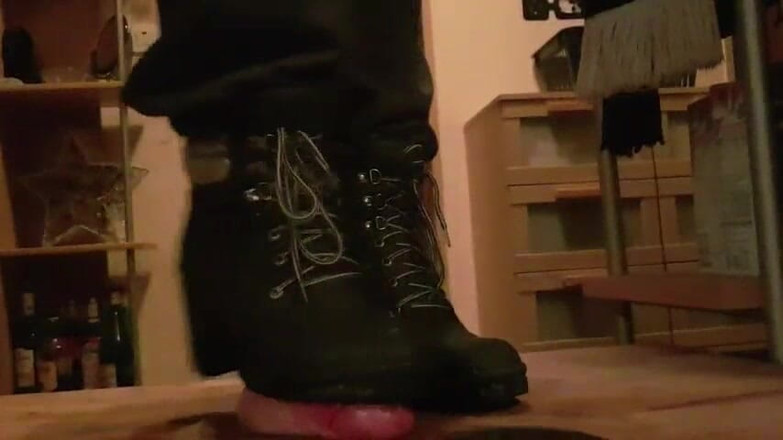 ironball1983: POV Menginjak-injak &amp; Menginjak dengan But Keras - Footjob &amp; Cock Crushing - Berat...