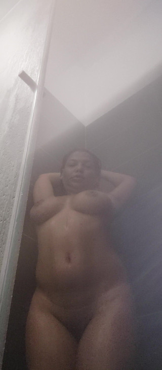 anabel693: Ti prendo in giro nella doccia