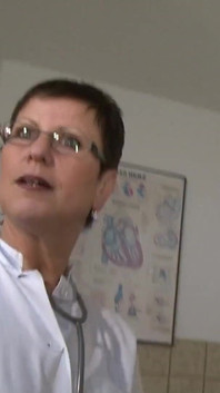 Heiße und eifrige Milfs genießen muschi mit spielzeug - 3