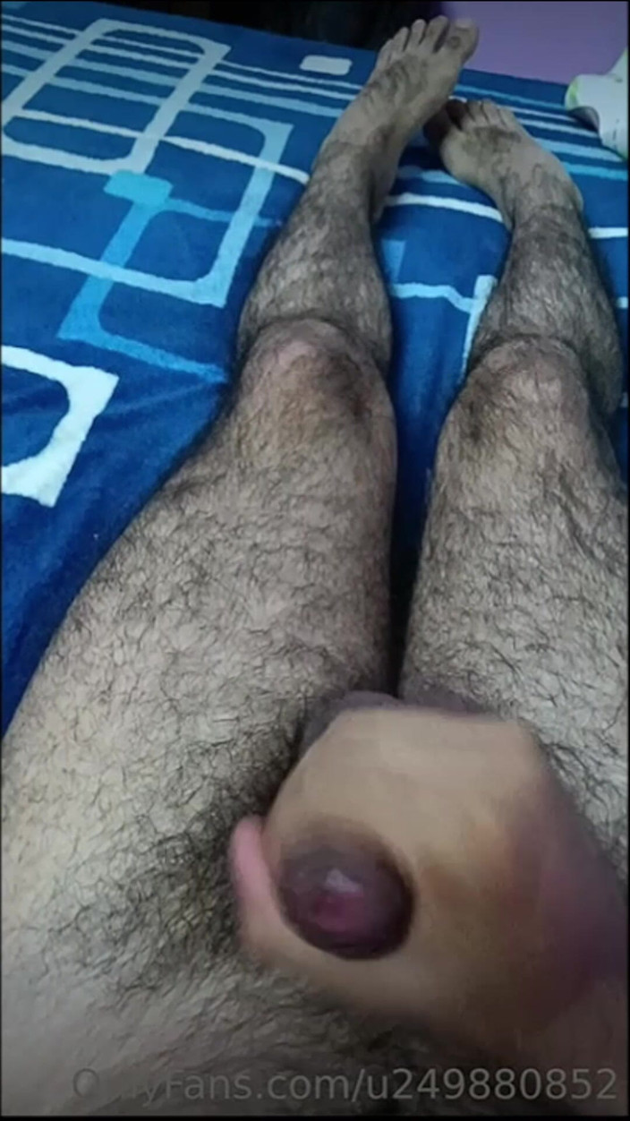 cry_santos: Momento intimo masturbati con me prima di andare a dormire