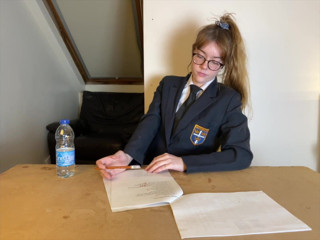 PeachyPoppy: Accidentally wet myself in detention