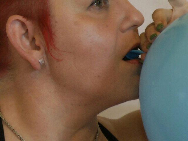 Annadevot - Balloon Session in the Tub (Anna Devot and Friends)