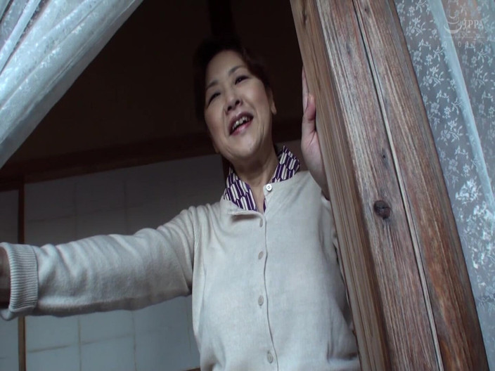 MBM3988: M915g10 an Ordinary Stepmother in the Countryside Wants to Appear...