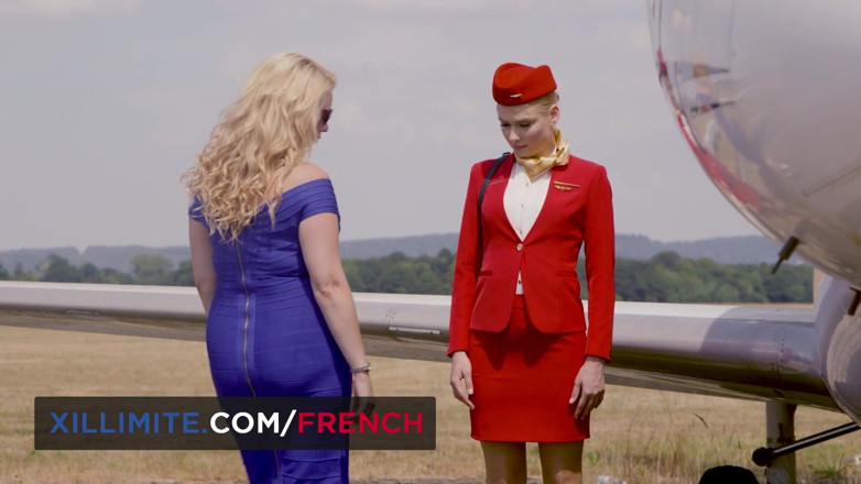 French girls at work: Гарячий секс в приватному літаку