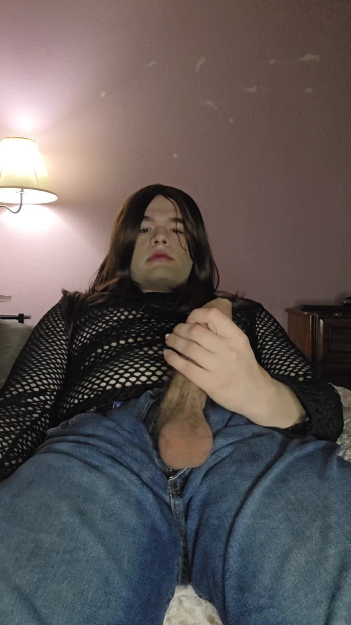 Mr Dimples: Enby juega con su polla sin cortar