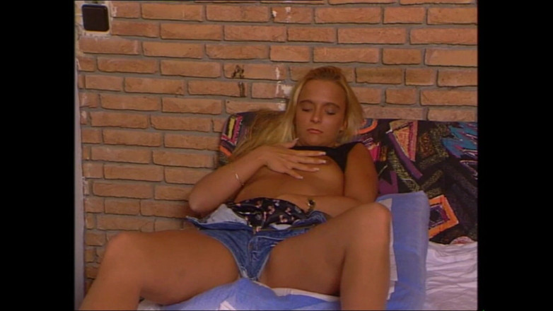 Muschi movie official: Busty Blonds Brought to Orgasm
