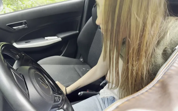 scarlettandc: We Get Excited by Hearing the Sound of the Car,...