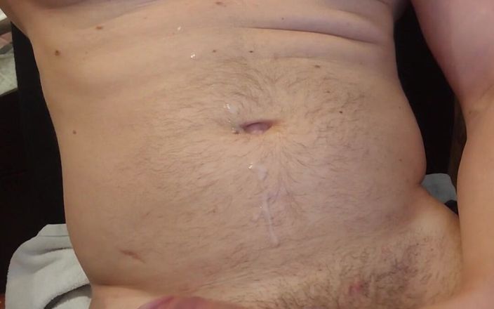 Michael Ragnar: フルボールが私の腹筋の上に射精