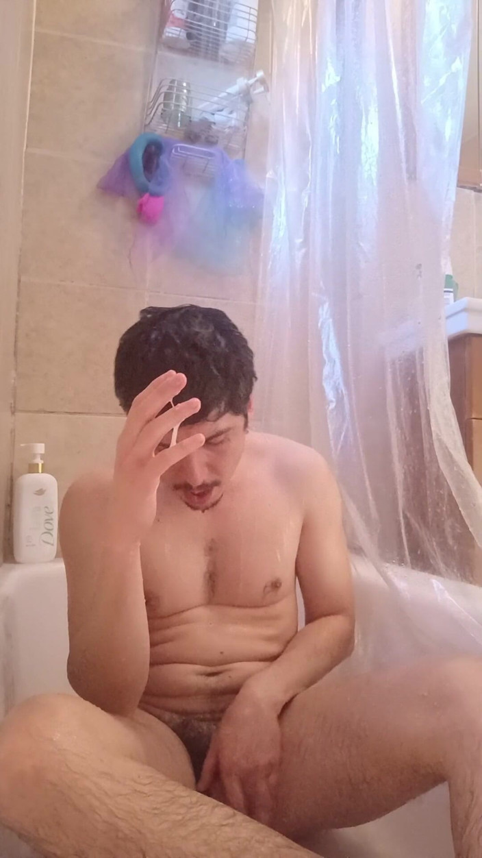 TabascoJake: Hombre guapo explota semen grueso en la bañera