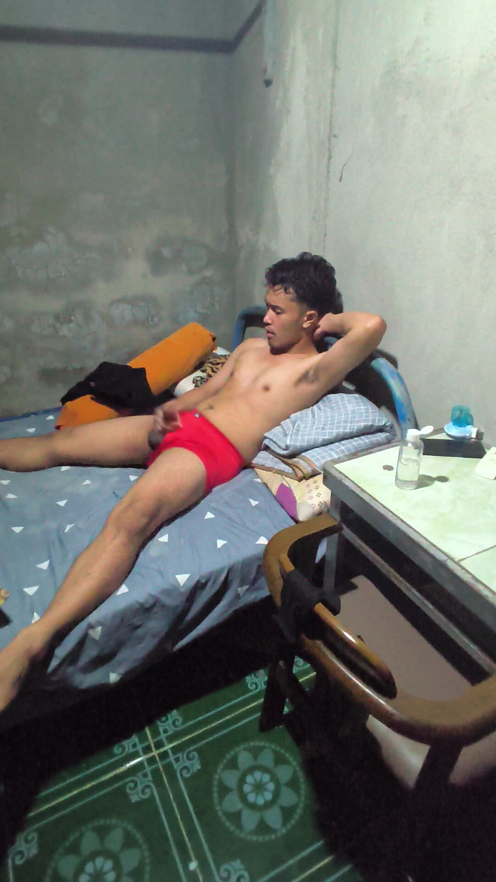 Rent A Gay Productions: Filipino Teen Engraver Jerks Himself off in the Shower Until...