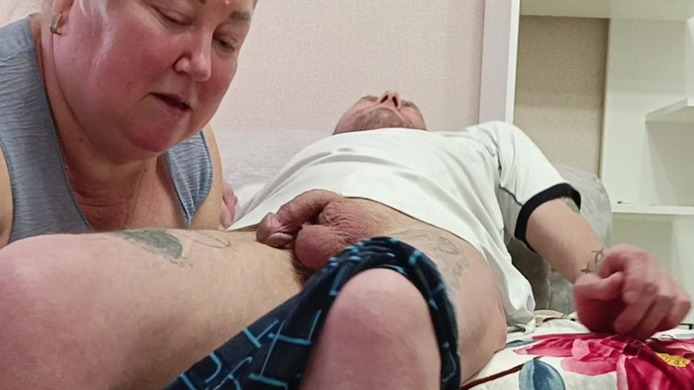 Zona901: Vecina ia muie pentru a se bucura de spermă fierbinte