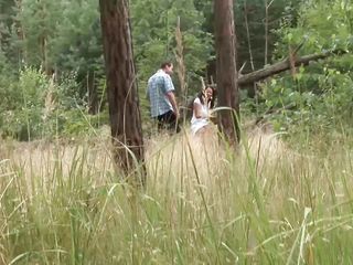 Public Entertainment: Sexe incroyable dans le bois