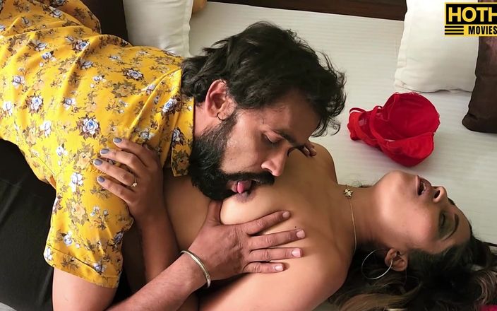 Hothit Movies: Індійська стюардеса трахається з хлопцем, дезі порно!