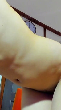 Hot Splendid Myla_angel bermain buah dada, pantat dan pepeknya!