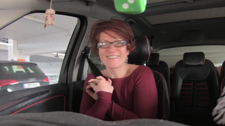 Popp Sylvie: Sylvies Day in the city - eine deutsche MILf will sex