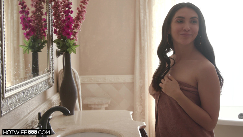 HotwifeXXX: Hotwife Jane Presents Her Fresh Bush