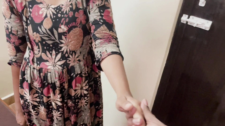 Desisexqueen: Desi Model Satisfied Her Director