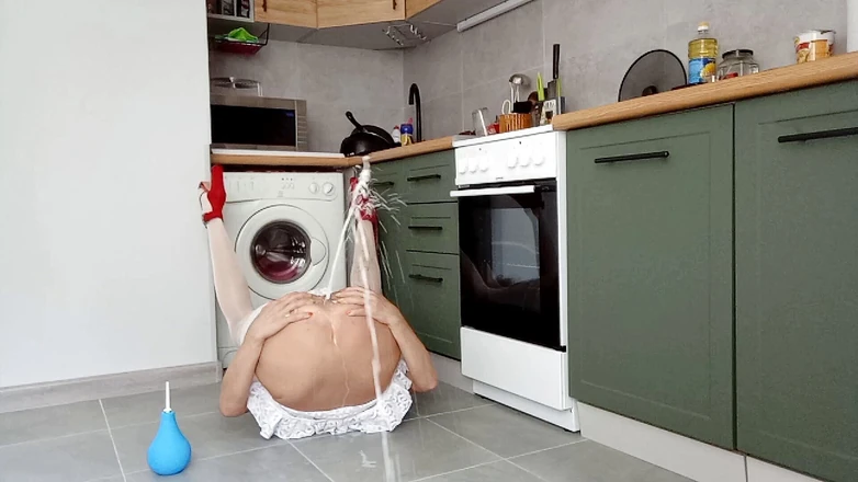 catandfox: Milk enema for nurse