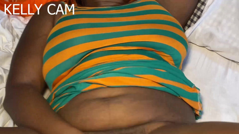 Kellycam: Ehemann kann mich nicht befriedigen, also masturbiere ich, um mich...