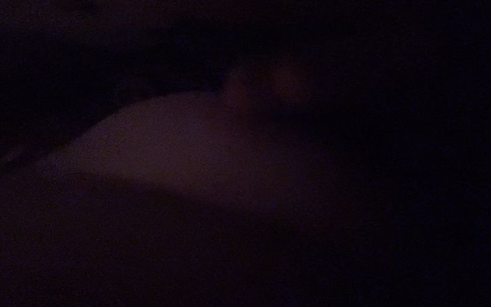 Wettyy: 玩弄我的天然奶子