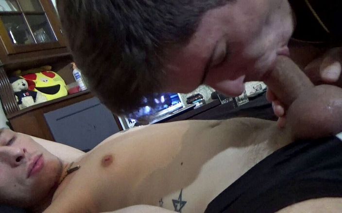 FRENCH HOLES CREAMPIED: Fabien dikremasi sama cowok perancis kembar 19 tahun yang seksi