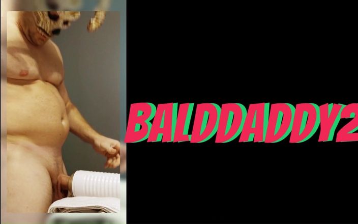 Bald Daddy: Calvo papi tapa culo con gran juguete juego rápido