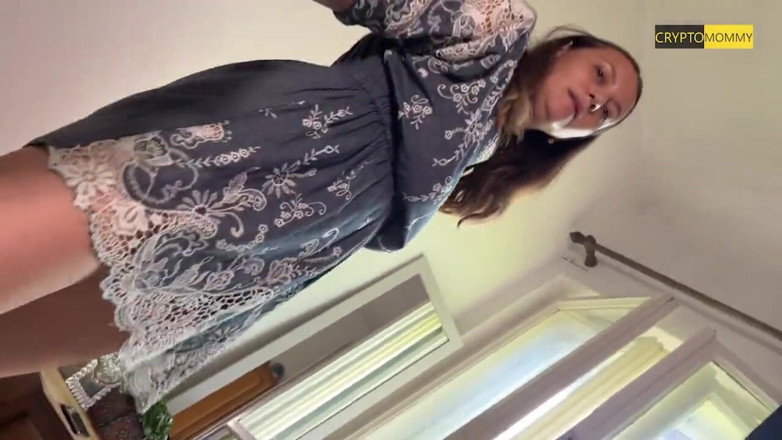 Crypto Mommy: Femdom Full Face Sit