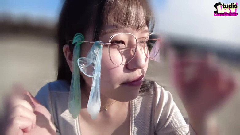 Studio JAV Launcher: Venkovní toužící – už jste někdy viděli prsatou kočička popíjet teplou...