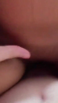 Arkadaşın sana böyle bir video göndermezse, seni sevmiyor ve onu sikmene izin vermiyorsa, o senin değil