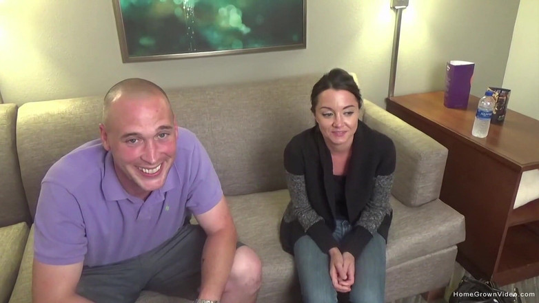 Homegrown Big Tits: Pasangan panas berseronok