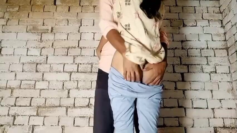 Shivanibaby: 夜间与女友发生性关系